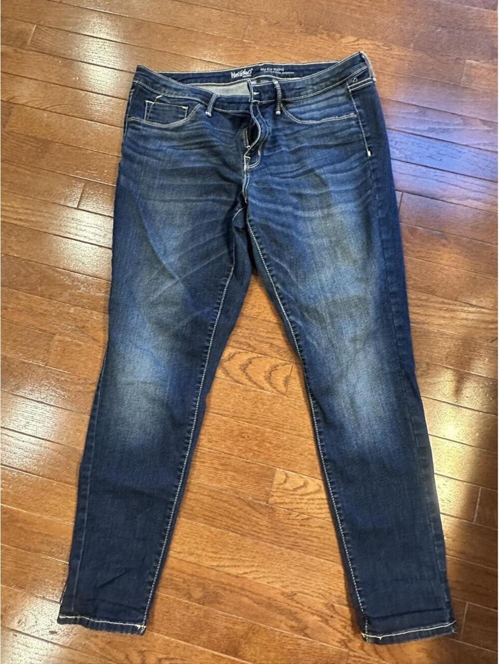 Mossimo Women's Blue and Navy Jeans